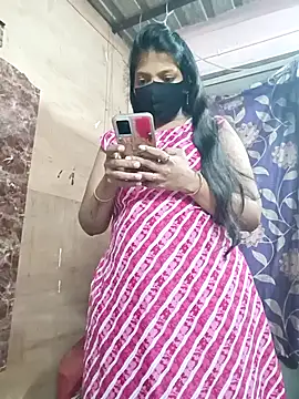 Snapshot of queensenorita chatting on September 2025 05:29:02 PM queensenorita online show from September 2025 05:29:02 PM