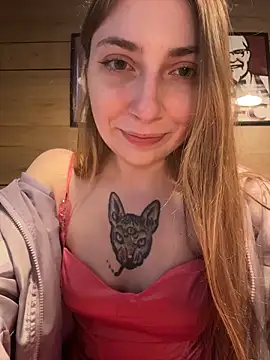 Snapshot of Sunny___Bunny chatting on June 2026 07:28:01 AM Sunny Bunny online show from June 2026 07:28:01 AM