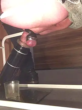 Snapshot of Inseminator69 chatting on December 2024 03:05:02 PM Inseminator69 online show from December 2024 03:05:02 PM