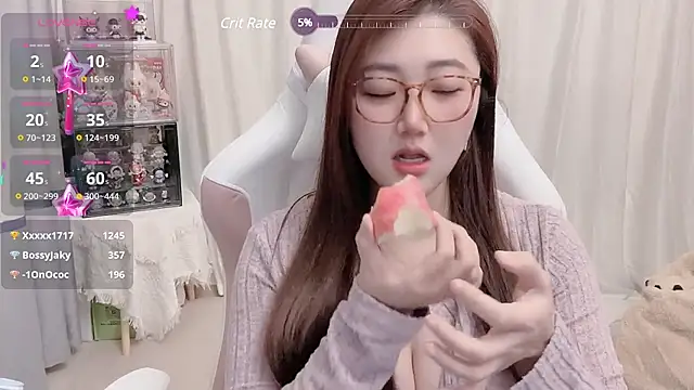 Snapshot of Stars_Elyn chatting on January 2025 03:09:02 PM Stars Elyn online show from January 2025 03:09:02 PM