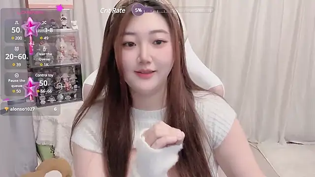 Snapshot of Stars_Elyn chatting on March 2025 12:35:02 PM Stars Elyn online show from March 2025 12:35:02 PM