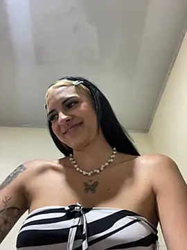 Hilary pinkk online show from March 2025 11:56:02 PM