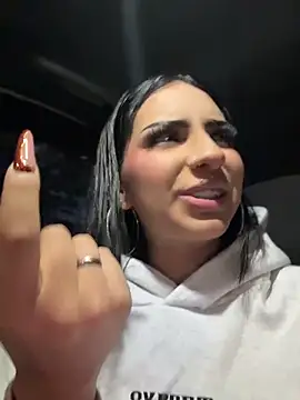 Hilary pinkk online show from April 2026 11:21:02 PM