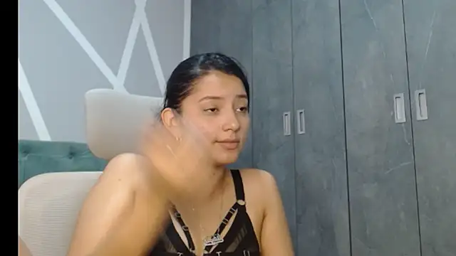 camil blue online show from January 2025 04:35:01 PM