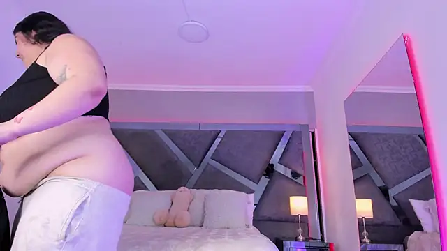 AmberiniHoffman online show from February 2025 12:05:02 PM