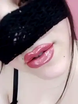Snapshot of sexy-mariya chatting on May 2026 03:40:02 PM sexy-mariya online show from May 2026 03:40:02 PM