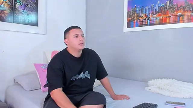 naughtyloverss online show from February 2025 02:58:02 PM