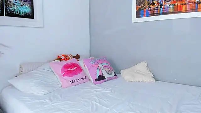 naughtyloverss online show from February 2025 06:43:01 PM