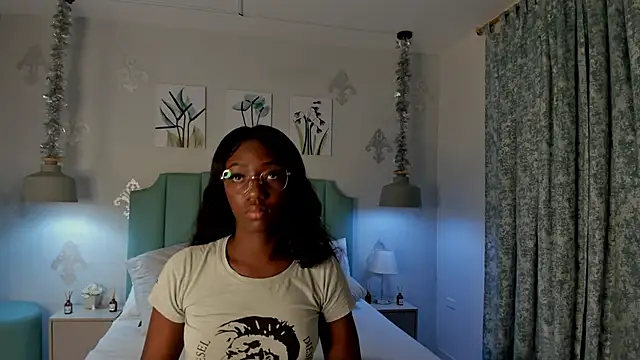 Khenta Michells online show from February 2025 10:30:01 AM