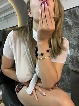 gwen ashly online show from March 2026 08:34:01 PM