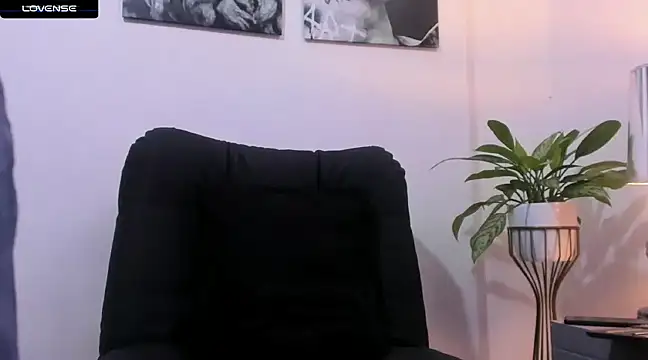 Snapshot of CruzVega chatting on January 2025 10:48:01 PM CruzVega online show from January 2025 10:48:01 PM
