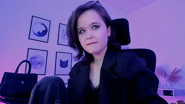Snapshot of Elainebeness chatting on December 2024 01:59:02 AM Elainebeness online show from December 2024 01:59:02 AM