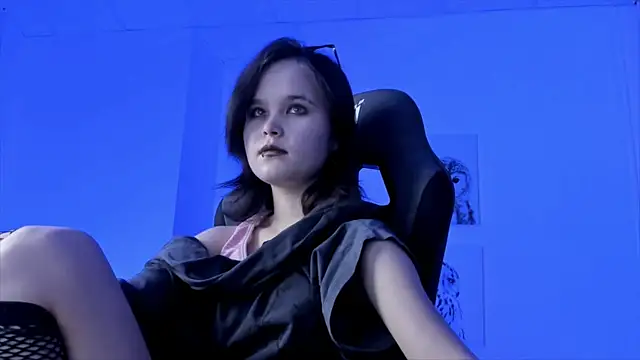 Snapshot of Elainebeness chatting on December 2024 01:53:01 AM Elainebeness online show from December 2024 01:53:01 AM