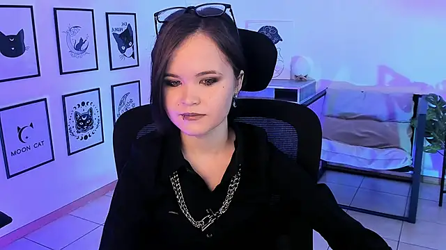 Snapshot of Elainebeness chatting on February 2025 02:55:01 AM Elainebeness online show from February 2025 02:55:01 AM