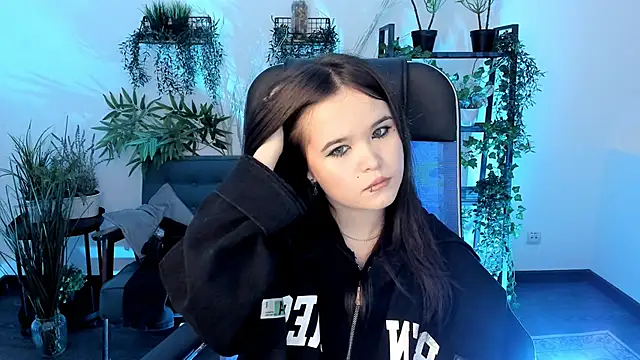 Elainebeness online show from November 2025 09:36:02 PM