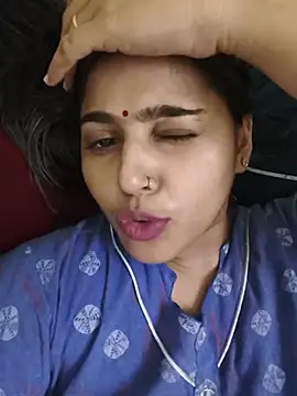 Snapshot of Sweet-Rani chatting on May 2026 06:49:01 PM Sweet-Rani online show from May 2026 06:49:01 PM