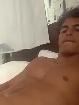 Snapshot of Babzinho_ chatting on November 2025 01:13:01 PM Babzinho  online show from November 2025 01:13:01 PM