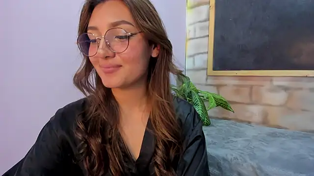 Snapshot of Afrodita_Shalom chatting on January 2025 04:47:01 PM Afrodita Shalom online show from January 2025 04:47:01 PM