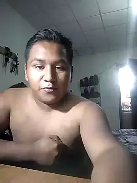 Snapshot of R1ch_Daddy chatting on December 2024 04:45:01 AM R1ch Daddy online show from December 2024 04:45:01 AM