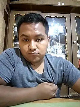 Snapshot of R1ch_Daddy chatting on November 2025 03:39:02 AM R1ch Daddy online show from November 2025 03:39:02 AM