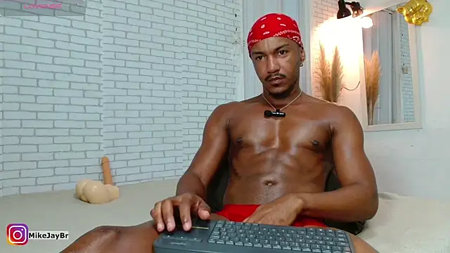 Snapshot of mikejaybra chatting on February 2025 02:16:02 PM mikejaybra online show from February 2025 02:16:02 PM