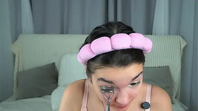 VeronaAppleberry online show from October 2025 11:17:01 AM