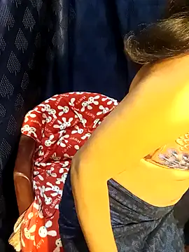 Snapshot of Stripy_Doll chatting on December 2024 02:19:02 AM Stripy Doll online show from December 2024 02:19:02 AM