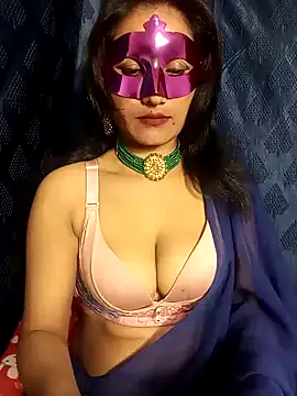 Snapshot of Stripy_Doll chatting on December 2024 08:04:01 PM Stripy Doll online show from December 2024 08:04:01 PM