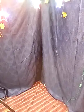 Snapshot of Stripy_Doll chatting on January 2025 04:39:01 PM Stripy Doll online show from January 2025 04:39:01 PM