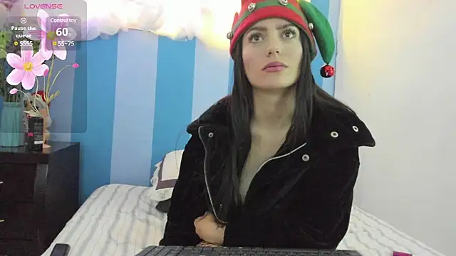 britny clouds online show from December 2024 03:10:01 PM