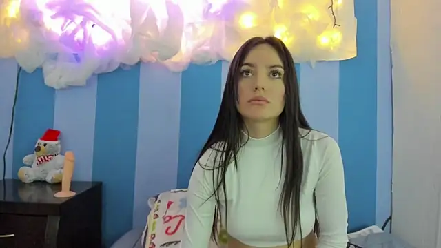 britny clouds online show from December 2024 09:41:01 PM