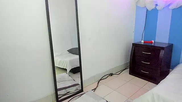 britny clouds online show from December 2024 04:09:02 PM