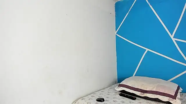 britny clouds online show from February 2025 01:06:01 PM