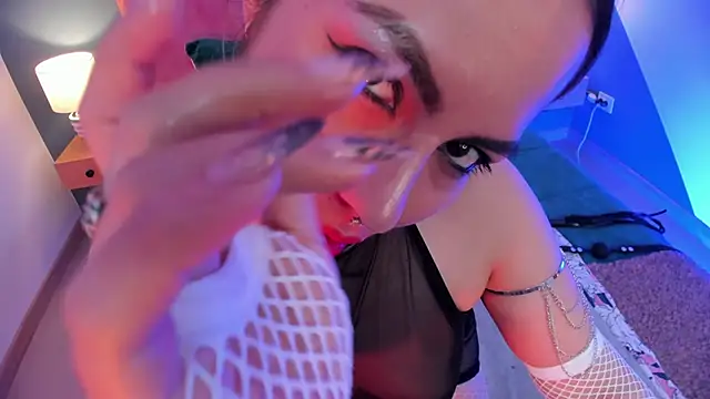 delilah fix online show from November 2025 08:20:01 PM