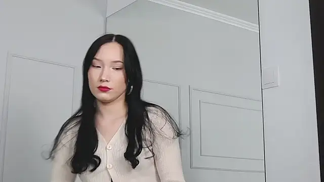 LeilaLow online show from December 2024 12:05:01 PM