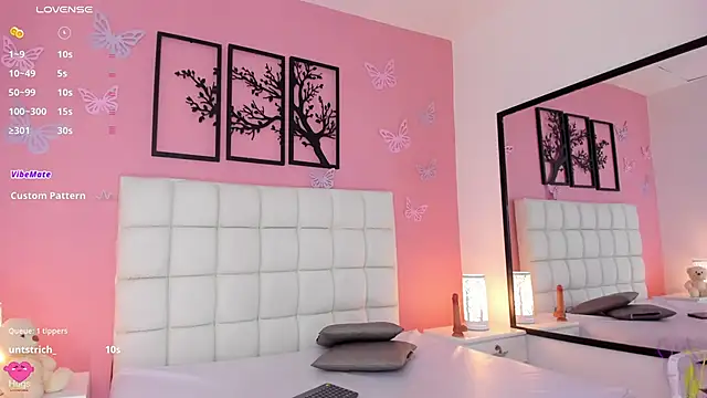 Snapshot of RenataJhonson_ chatting on March 2025 08:22:01 AM RenataJhonson online show from March 2025 08:22:01 AM