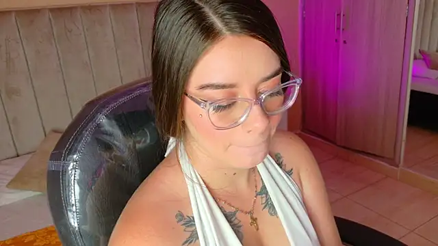 Snapshot of Charlotte_Olsen_ chatting on June 2026 08:52:01 PM Charlotte Olsen online show from June 2026 08:52:01 PM