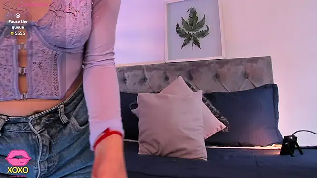 Nami sunny online show from November 2025 06:52:02 PM