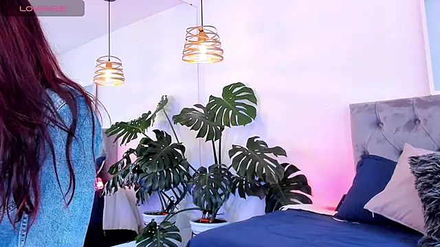 Nami sunny online show from November 2025 06:42:02 PM