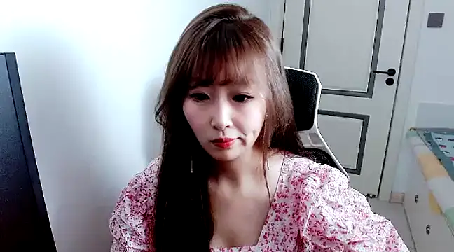 Snapshot of zhenzhen999 chatting on December 2024 02:22:01 PM zhenzhen999 online show from December 2024 02:22:01 PM