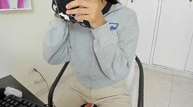 ASIAM BRUNET online show from February 2025 12:56:01 PM