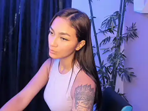 ASIAM BRUNET online show from April 2026 10:23:02 PM