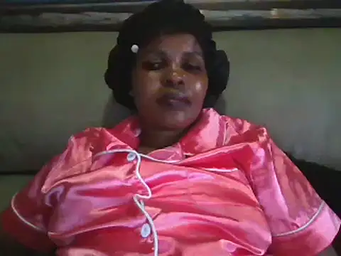 Snapshot of Honeybae82x chatting on December 2024 08:32:01 PM Honeybae82x online show from December 2024 08:32:01 PM