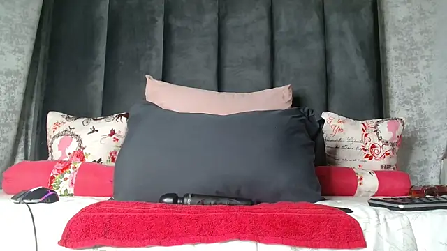 Lucy Blacksilk online show from November 2025 08:31:01 PM