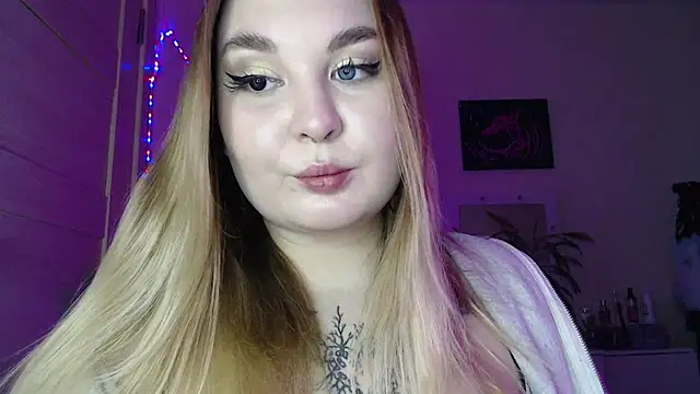 Snapshot of Greeenfriends6969 chatting on February 2025 06:12:01 PM Greeenfriends6969 online show from February 2025 06:12:01 PM