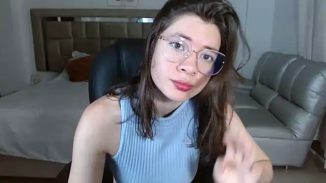 zoecruzz online show from December 2025 03:19:01 PM