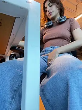 Katee Jones online show from September 2025 10:37:01 PM