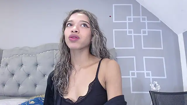 BritneyCollins online show from February 2025 04:40:01 PM