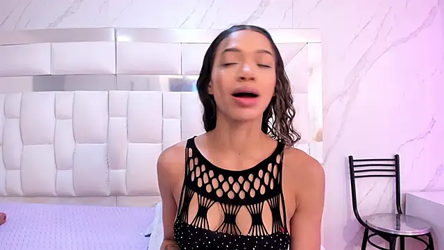 BritneyCollins online show from November 2025 12:15:02 PM