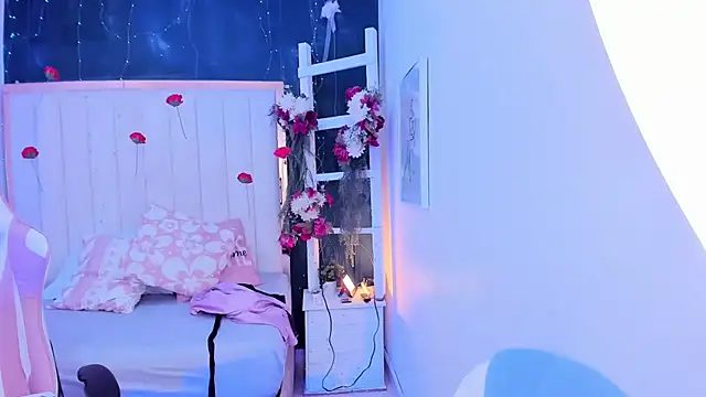 margot smith  online show from March 2026 12:33:02 PM